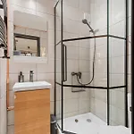 Close To Old Town & Cafes דירה