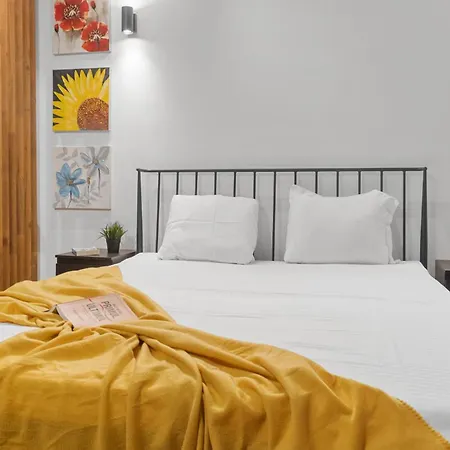 Daire Close To Old Town & Cafes
