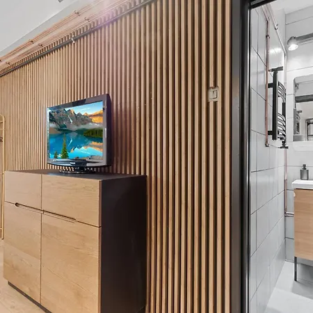 Close To Old Town & Cafes