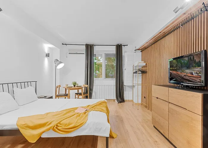 Close To Old Town & Cafes Bucarest