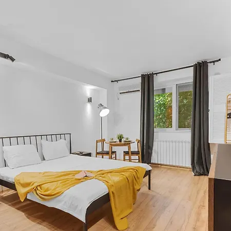 Close To Old Town & Cafes Bukarest